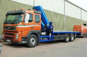 Lorry-mounted crane